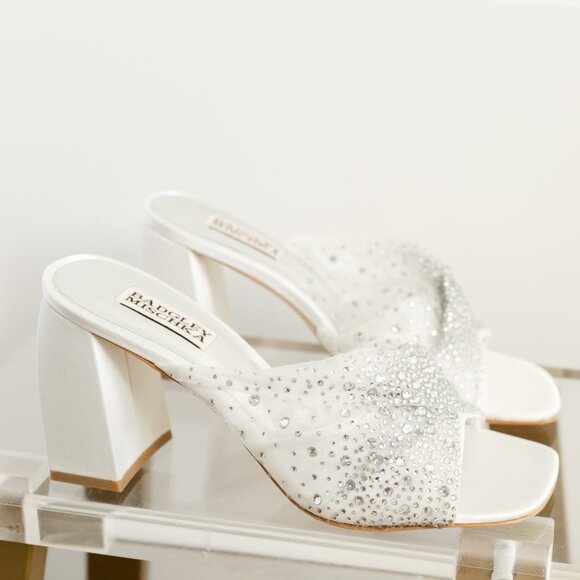 Badgley Mischka Camelia White Satin Block Heel Sandals Wedding 8 New Formal - Picture 10 of 14